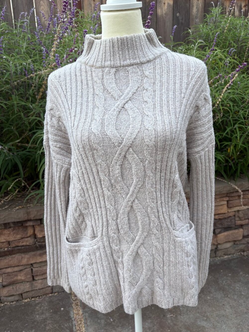 Abercrombie & Fitch Mock Neck Cable Knit Sweater Size Small